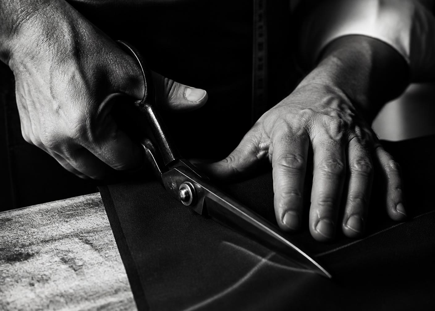Close study of professional cutting technique